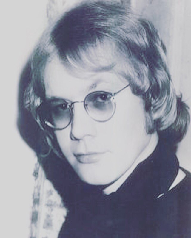 Happy birthday to the late Warren Zevon. He would have been 72. 