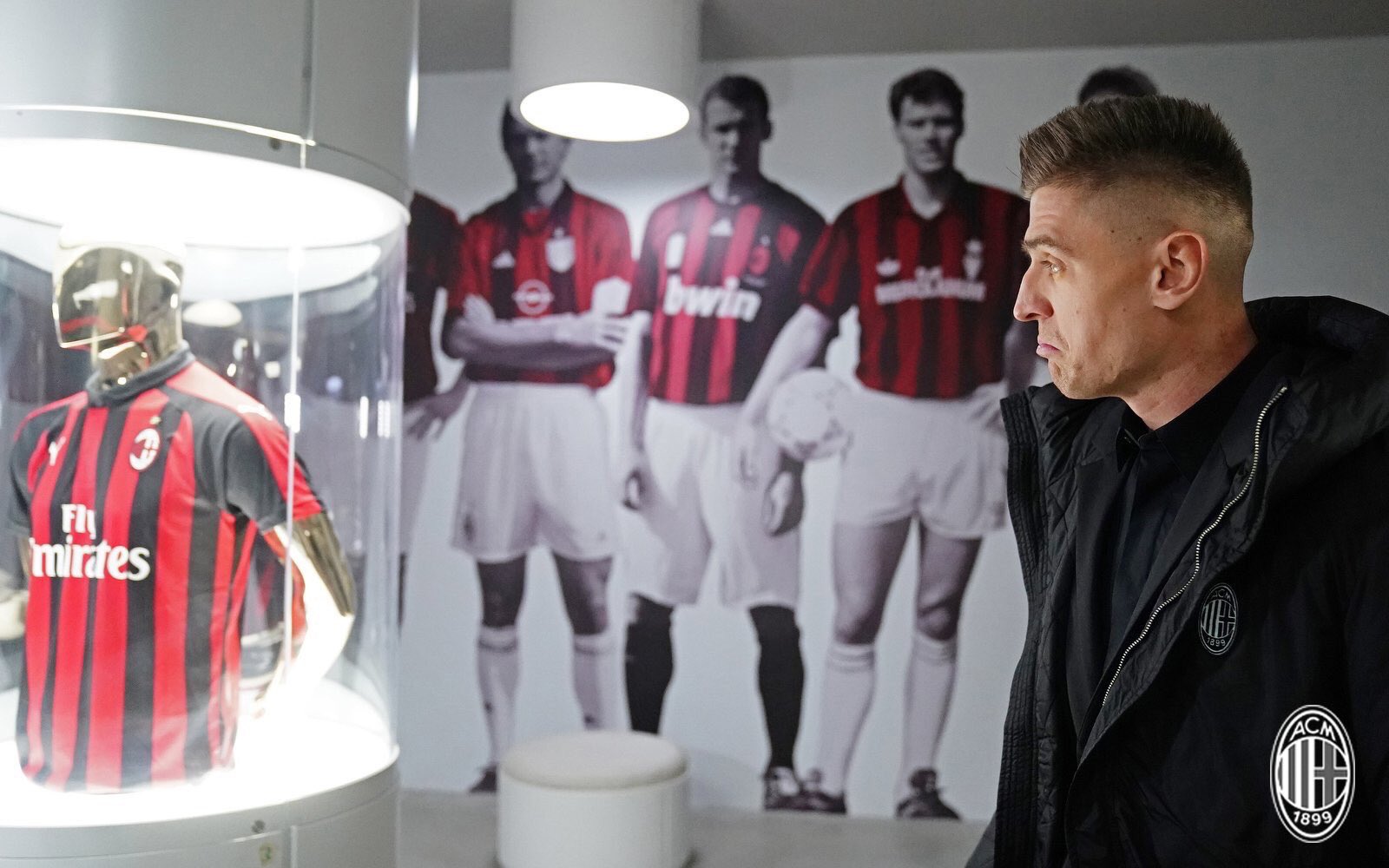 DxrA6XYW0AI51Q8?format=jpg&name=large