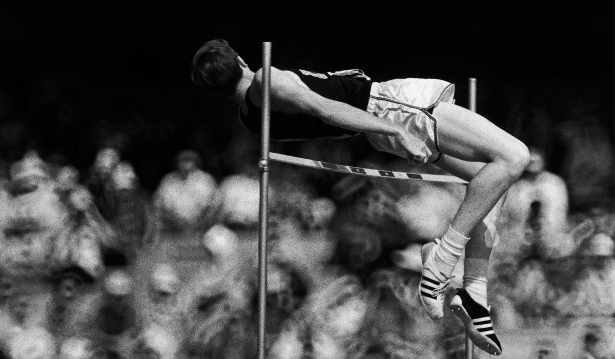 Register tweet media