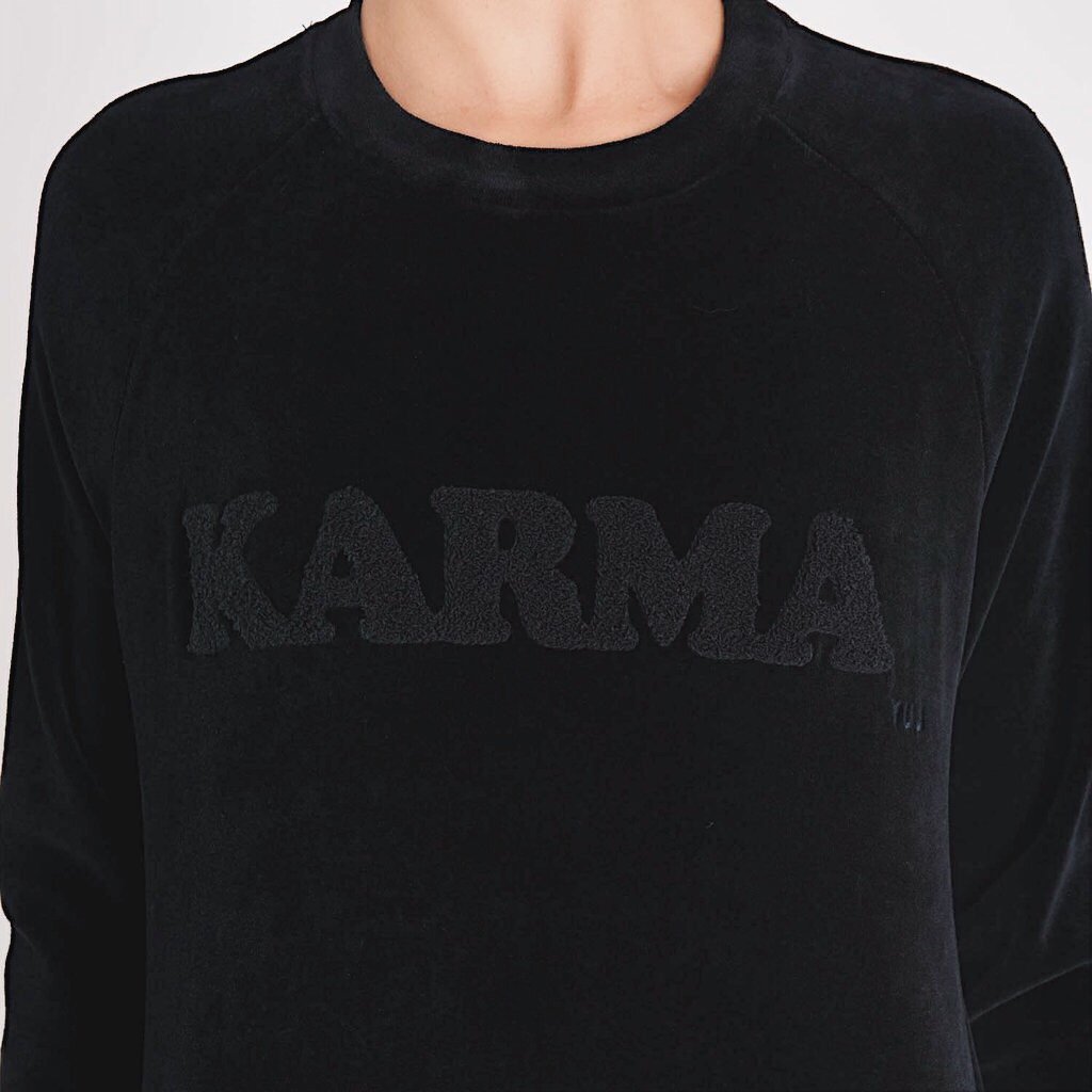 Karma is the new black - ow.ly/OGJi50khrjQ #yoga #yogawear #activewear #paris #outfit #hotyoga #sweat #cosy #hygge #goodvibes