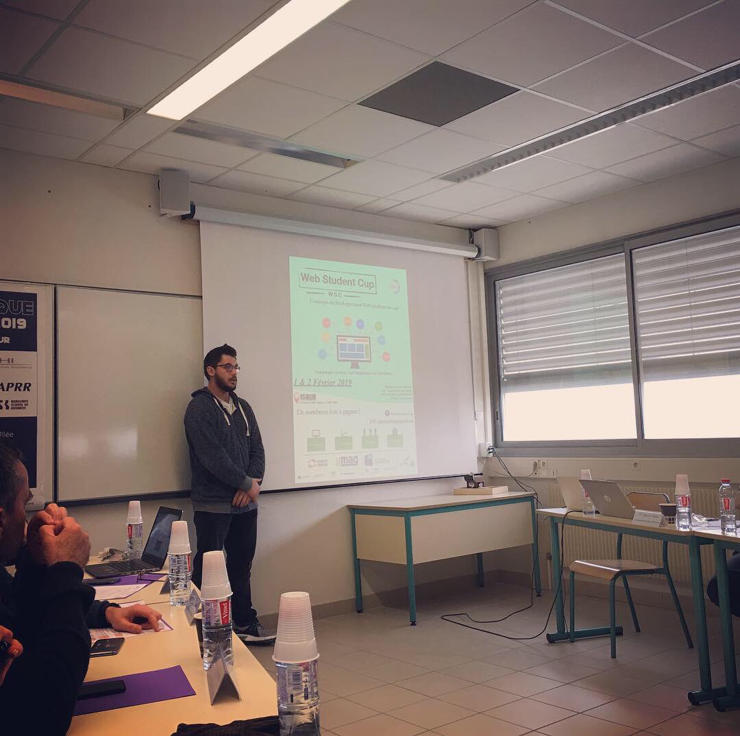 EsiremDijon's tweet image. Conseil de @EsiremDijon avec nos enseignants, personnels, étudiants et membres extérieurs. Merci à tous @GroupeAPRR @OrangeBFC @EDF_BFC @Groupe_Urgo @SAFRAN @ODALID @AERBFC @SopraSteria_fr @ColloqueESIREM