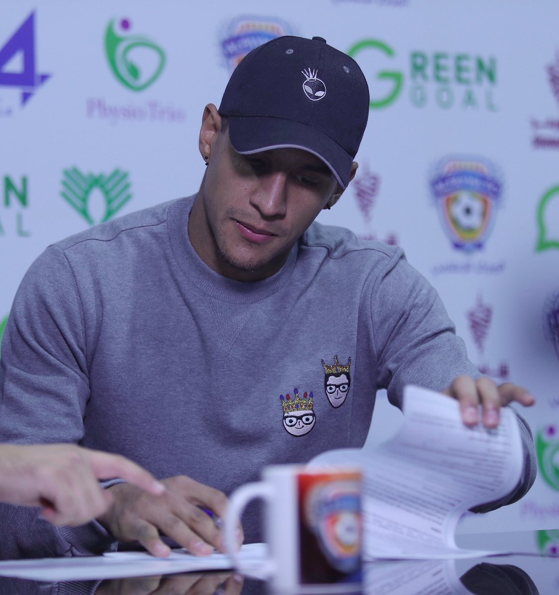 🚨| الفيحاء يعلن تعرض حارسه الكولومبي "كريستيان بونيا" لقطع في الرباط الصليبي وبذلك غيابه عن لقاء الهلال القادم.