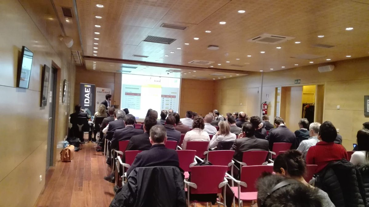 EsEnerInvest's tweet photo. Estamos ya en la segunda parte del Evento Internacional de #ENERINVEST. Hablamos sobre plataformas y herramientas para la #financiación de proyectos de #energía #sostenible, como #Enerintool: https://t.co/nFolKf1g8z. https://t.co/iz2dCRgeca