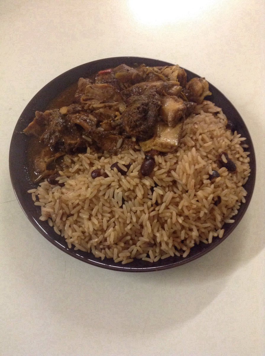 streamzflows's tweet photo. We are now serving lunch #StreamzCafe #JerkChicken #JerkVeg #RiceNPeas & a #Drink for ONLY £5! - #Bargain #SocialEnterprise #GreatFood #KenningtonOval #Lambeth https://t.co/2v8bNaOn3R
