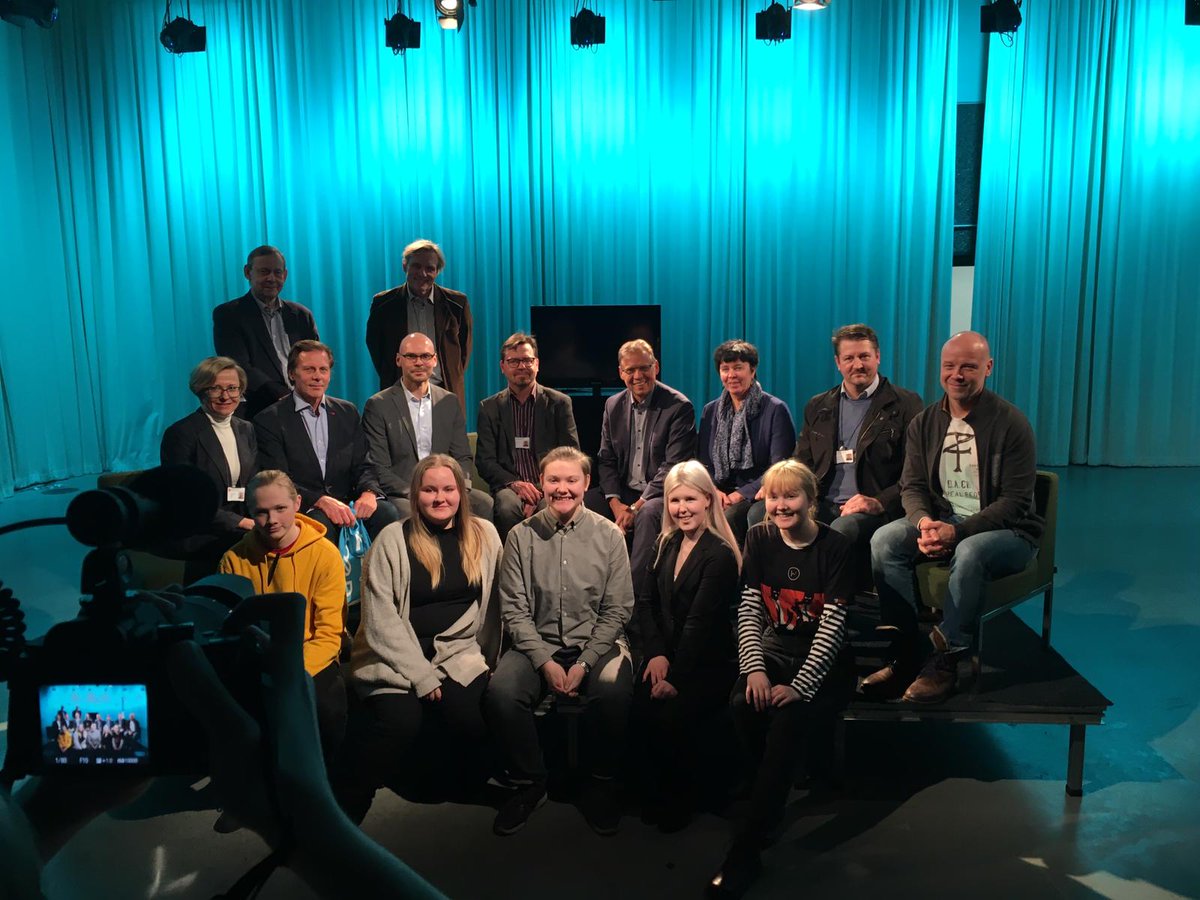 <a href="/Tamperekaupunki/">Tampereen kaupunki</a> johtajat kiittelivät Tredun mediapoliksen opiskelijoita informatiivisesta vierailusta. Arjen osaaminen ja rento tekeminen näkyy kaikessa työssä. <a href="/LauriLyly/">Lauri Lyly</a> <a href="/TSalkoaho/">Tuukka Salkoaho</a> <a href="/TimoAntikainen/">Timo Antikainen</a>