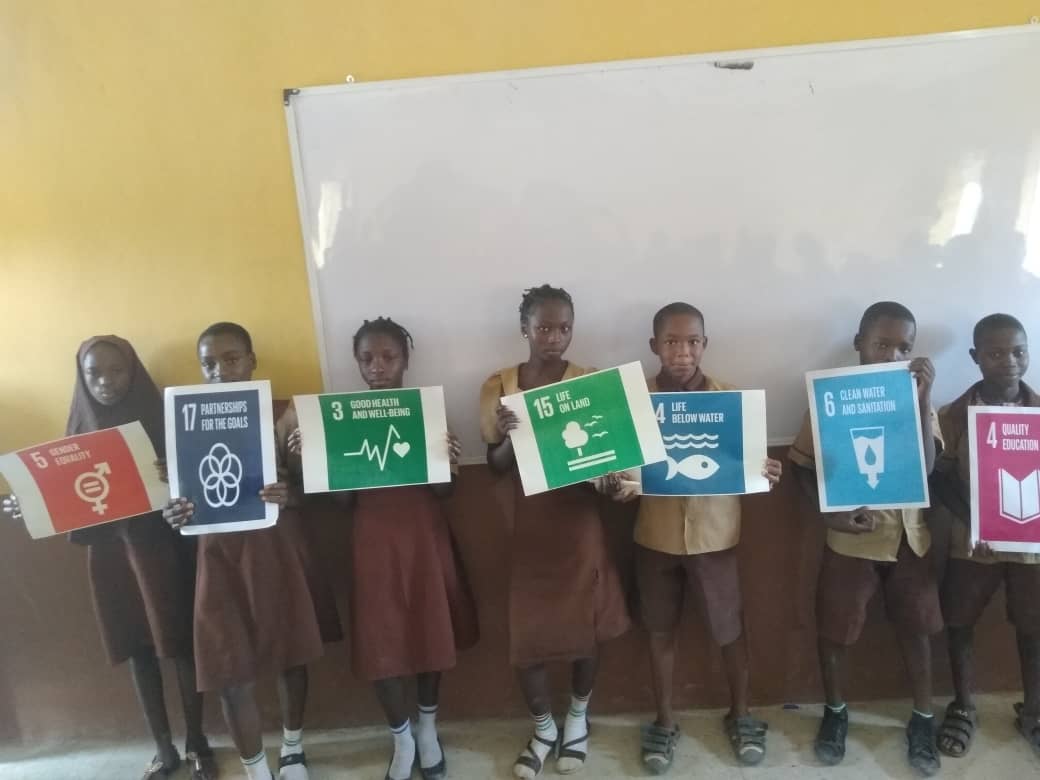 DevTrainNg's tweet photo. The school pupils had increased knowledge of SDG goal 3,4, 6, 13, 14, 15 and 17
#TeachSDGs 
#EducationDay 
#SustainableYouthDevelopment https://t.co/uTqRYT9gNU