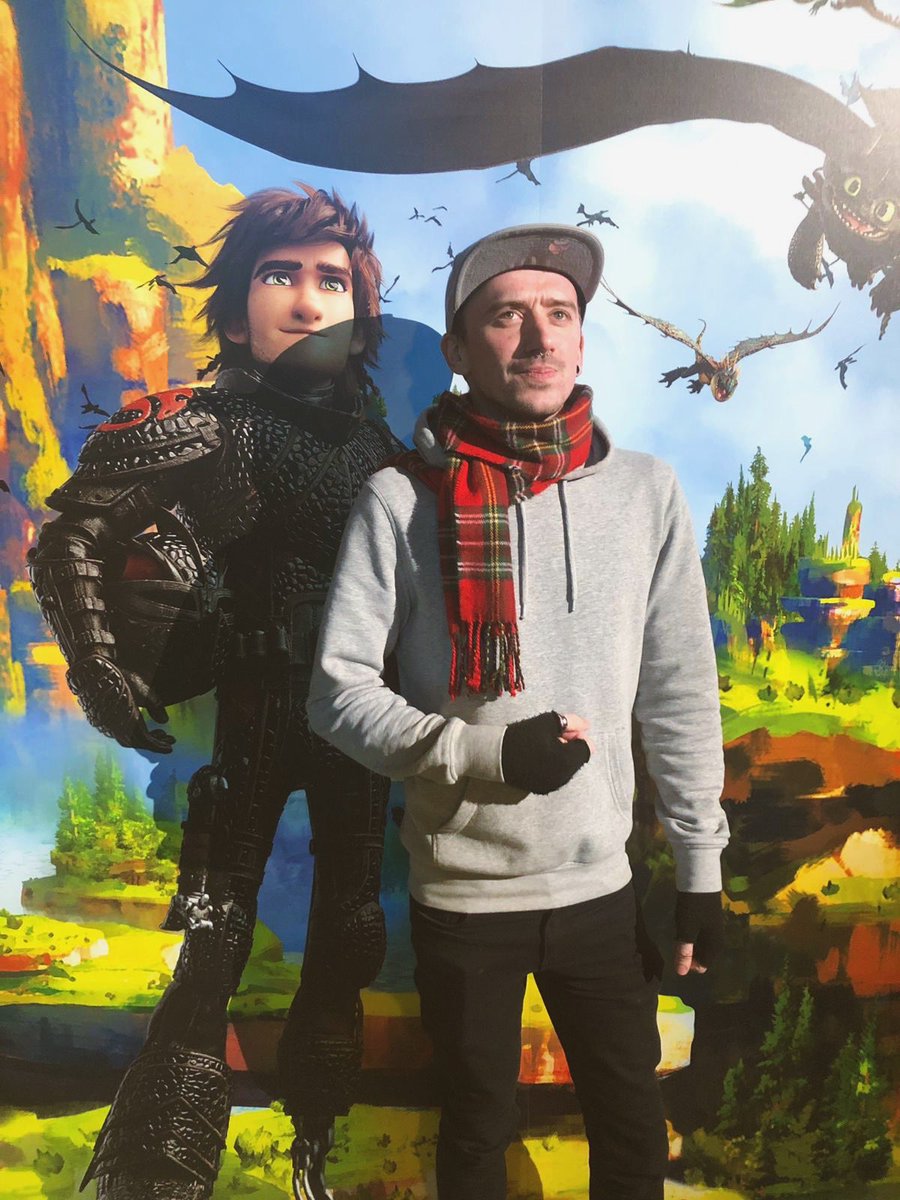 thechris_harris's tweet photo. Last night, we went to Berk and Viking’d it all the way up for #HowToTrainYourDragon3 premiere 🦇 with @Josefjor aka #RuffnutandTuffnut #HiddenWorlds #TimeOut @TimeOutLondon @DWAnimation https://t.co/wuulh2Dm6w