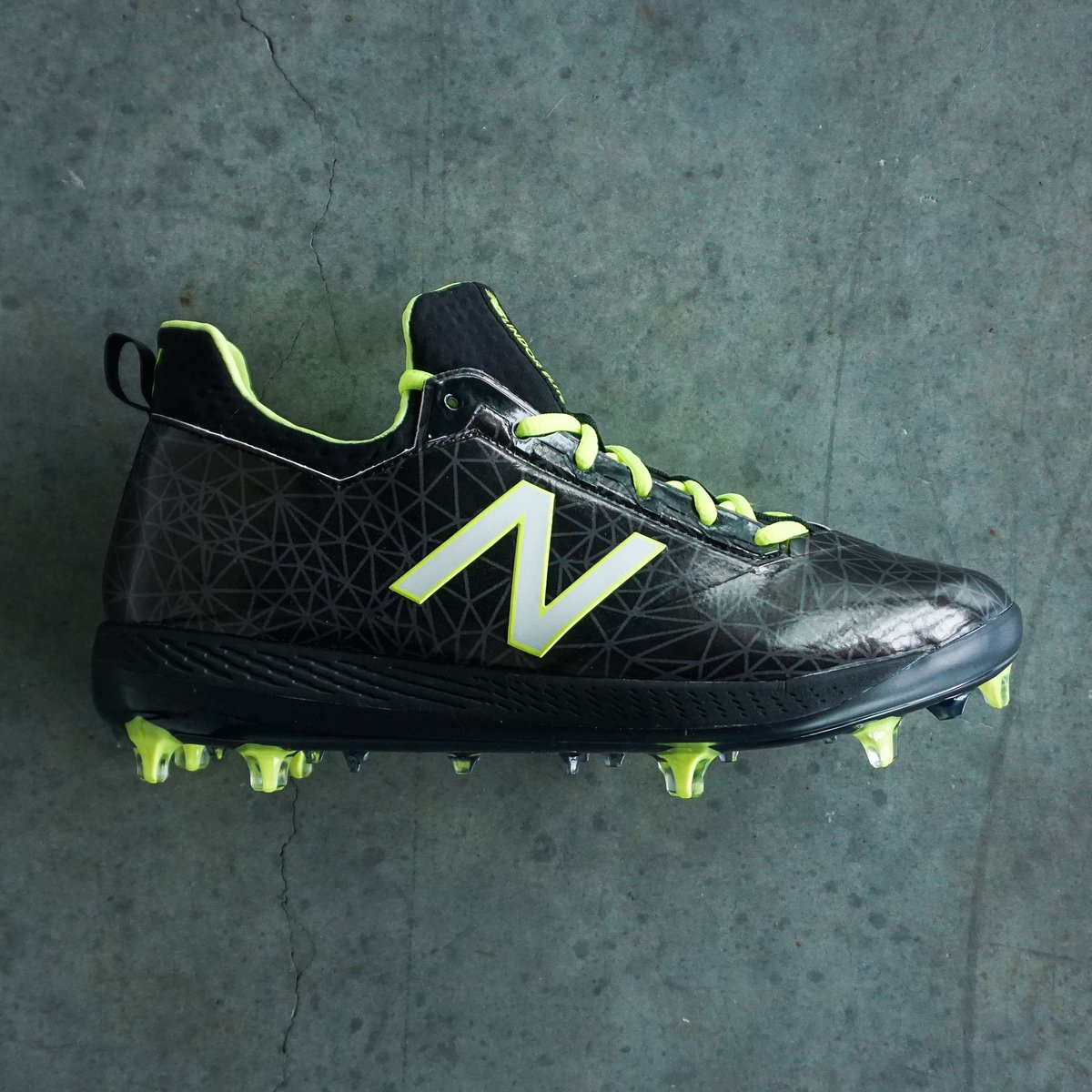 new balance compv1 youth