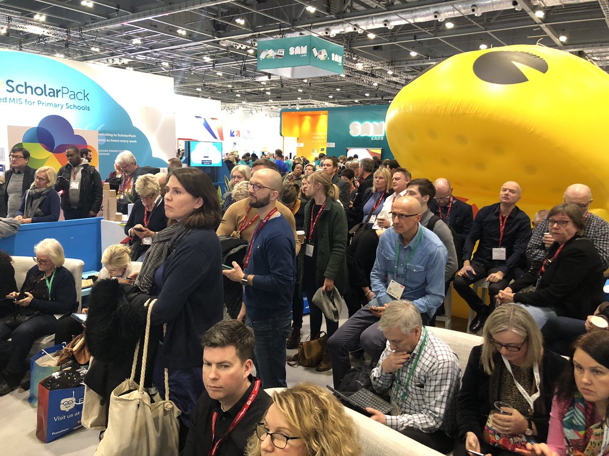 nilshj's tweet photo. Skandinavisk rundebordsesjon hos @CanvasLMS med @ilka_nagel og @oddvar_brekke er i gang. Og det er riiiimelig fult😃🙌🏻🙌🏻👏🏻 #BETT2019 #LevelUpYourLMS https://t.co/XQhhEpL5Ah