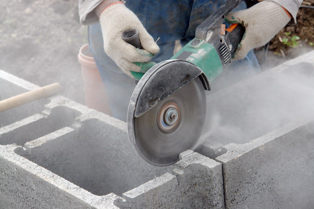 .<a href="/VivaldaLimited/">VIVALDA Limited</a>   has launched its #BreatheEasy campaign designed to encourage #contractors to combat the scourge of #dustinhalation. <a href="/H_S_E/">Health and Safety Executive</a>  #construction #healthandsafety #silicadust ow.ly/hBEy30np4Ap AC
