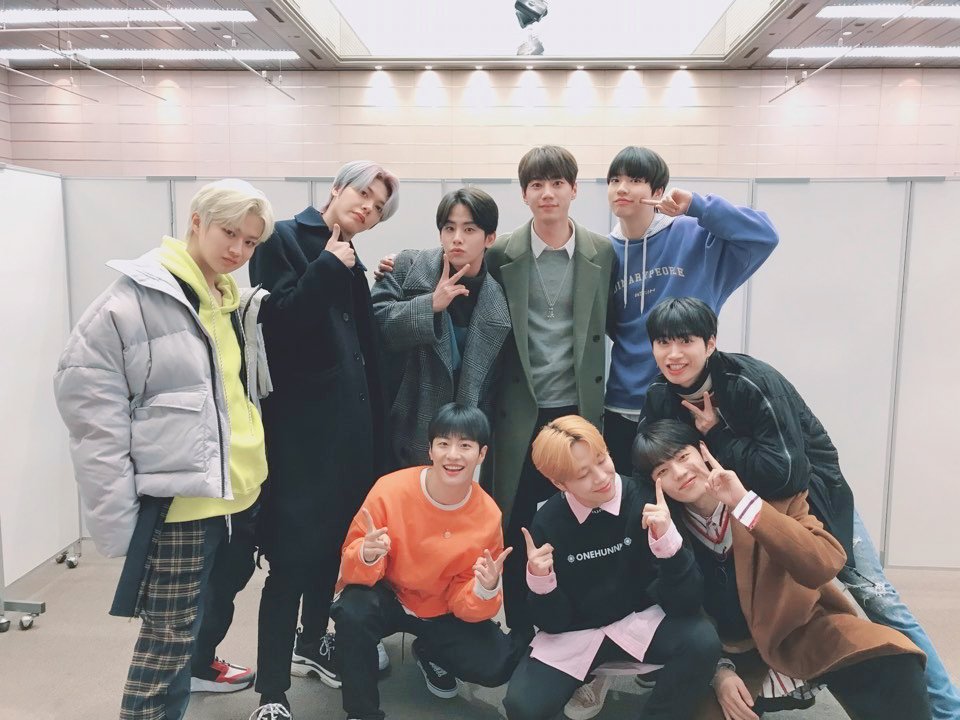 [#NOW_UNB]

오랜만에 온 일본에서 유앤미와 함께 특전회를 무사히 마무리했습니다👏
내일이면 멋진 무대와 함께 유앤미를 다시 만나게 되는데요!
더욱 멋있는 모습을 보여주기 위해 열심히 연습했으니 많이 기대해주세요✌

유앤미 오늘 푹 자고 내일 만나요♥

#유앤비 #UNB #유앤미 #UNME