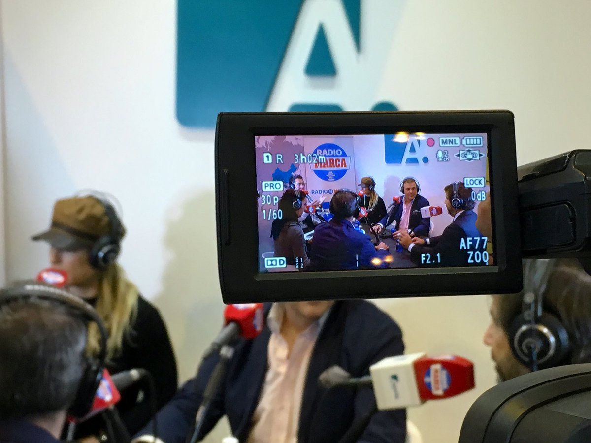 avoristravel's tweet photo. ¡Todo listo en nuestro stand 10C08! Hoy contamos con la presencia de @Paralelo20, que están grabando un nuevo programa junto a nuestra #viajeraconB Lydia Valentín @lydikit y Gabriel Subías, CEO de #Ávoris. ¡El domingo podréis escuchar la entrevista! #ÁvorisenFitur #ViajerasconB https://t.co/koByOXboAg