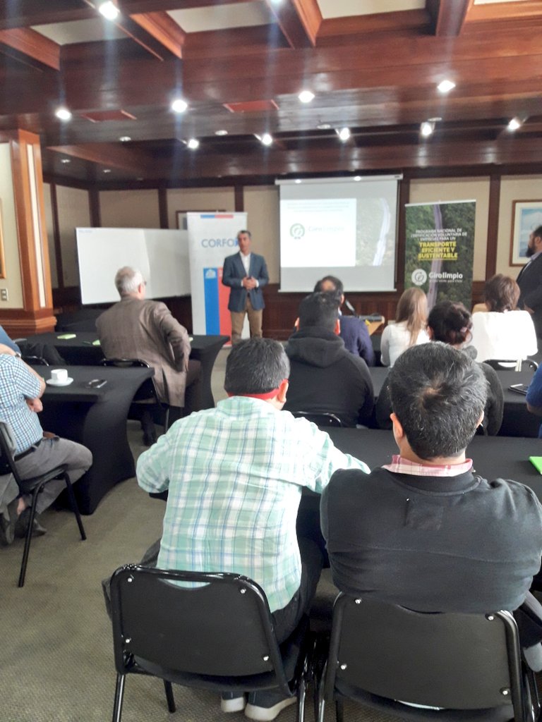 @SeremiBollinger y Dr. Regional <a href="/corfo/">Corfo</a> <a href="/rcarrascoa/">Rodrigo Carrasco</a>, encabezan Seminario "Experiencias de Ahorro de Combustible y Sustentabilidad en el Transporte", organizado por <a href="/Corfo/">Corfo</a>, <a href="/Transforma_Log/">Transforma Logística</a>, @GiroLimpio_CL y la @AgenciadeSE #ChileEnMarcha #PuertoMontt