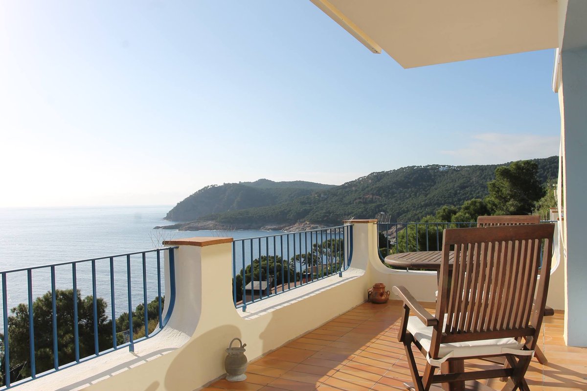 Belle vie dans de belles demeures Espagnoles 😎🌴☀️
#immobilier #immobilierdeluxe #agentimmobilier #immobiliercostabrava #immobilierespagne #immobilier #maison #espagne