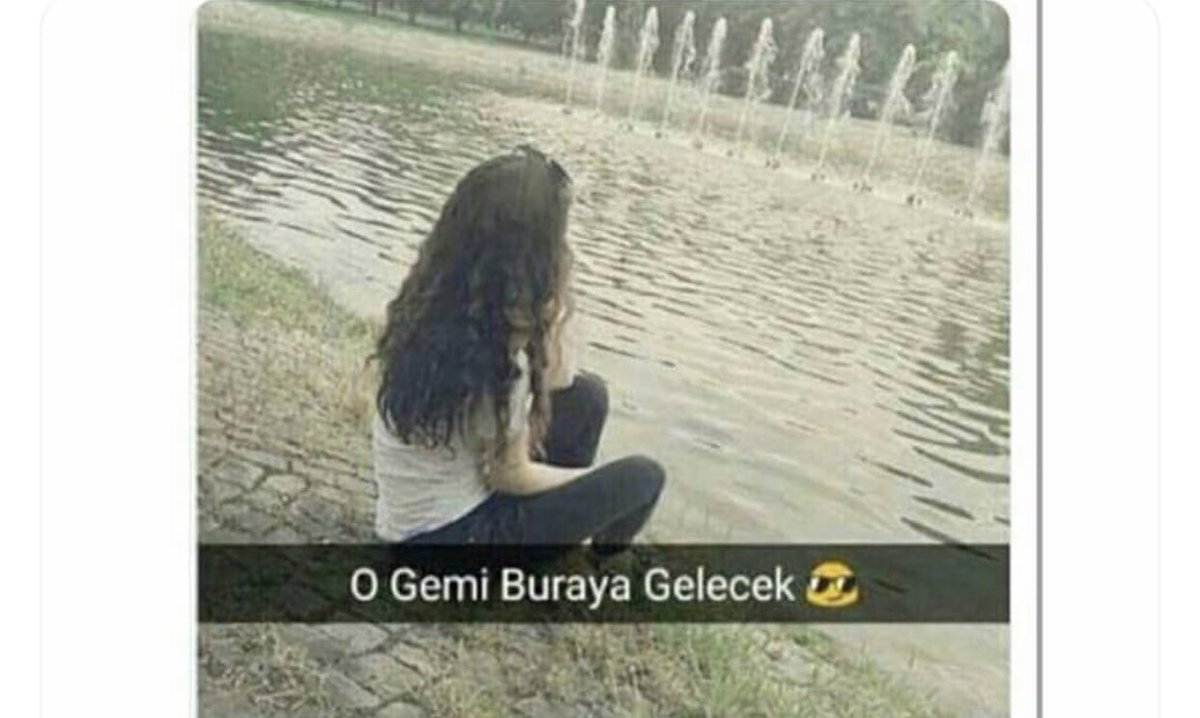 Belediye’nin süs havuzuna gemi çağırıyor amk 😂