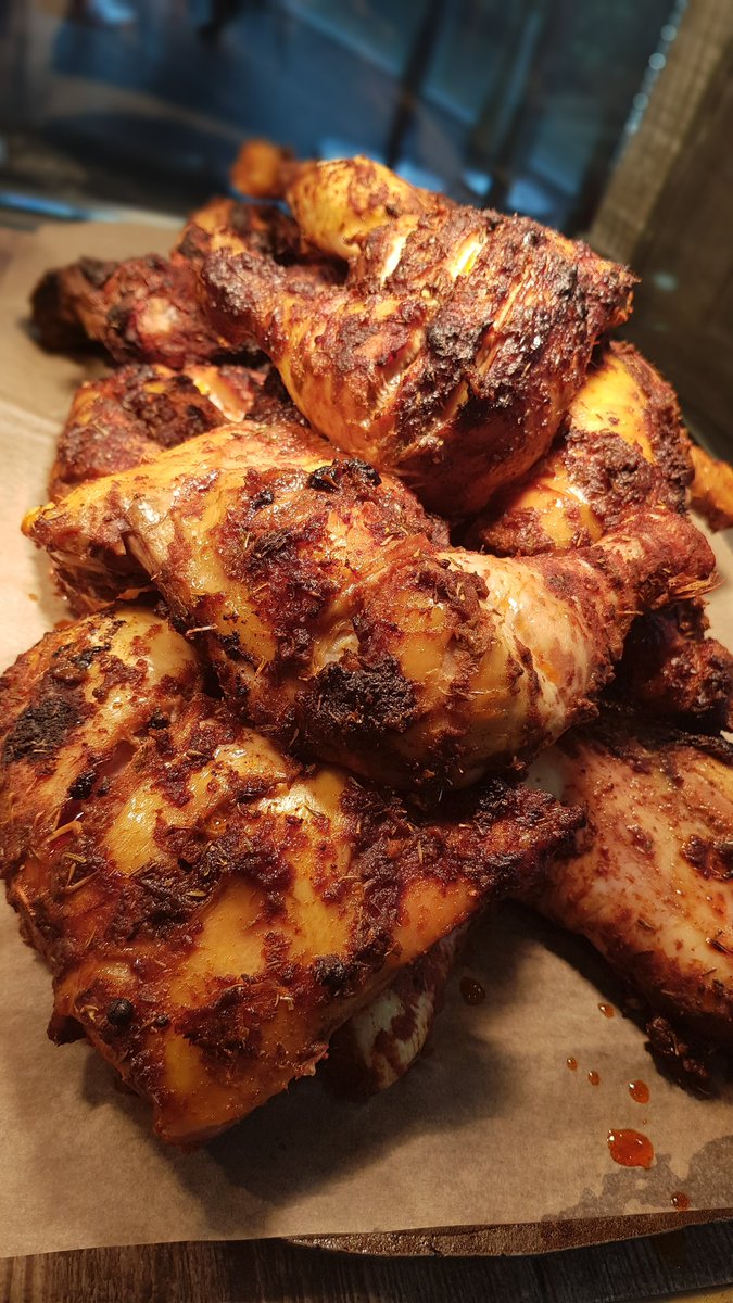 boardwalkcentre's tweet photo. Today's Global Flavour is 'Deep South'. Marinated Chicken Leg with Choice of Glaze, served with Southern Slaw and Wedges. Veggie option is Halloumi & Portobello Mushroom. @elioruk @Elior_Group @MarcRichards99 @stephenmolloy6 #globalflavourthursday #EliorFoodie #eatwithelior https://t.co/XSKIN3GJmq