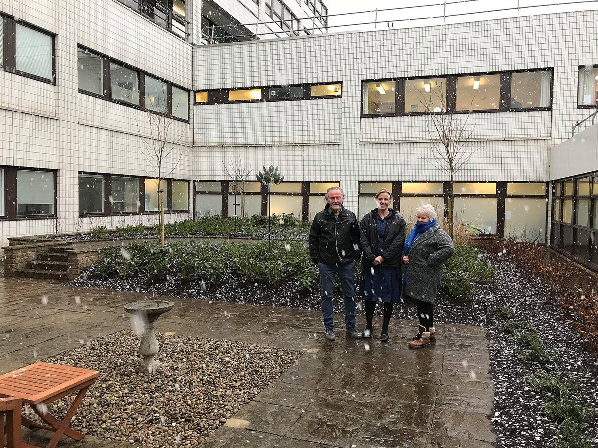 OUHospitals's tweet photo. The Gynaecology Ward garden at the John Radcliffe has received a much-needed makeover.
The revamped space will provide a peaceful place for patients and staff to relax.
The project was completed on Tuesday, just as the snow started to fall β
More π https://t.co/WmSkoXeqgF https://t.co/4FYD1PC9T5