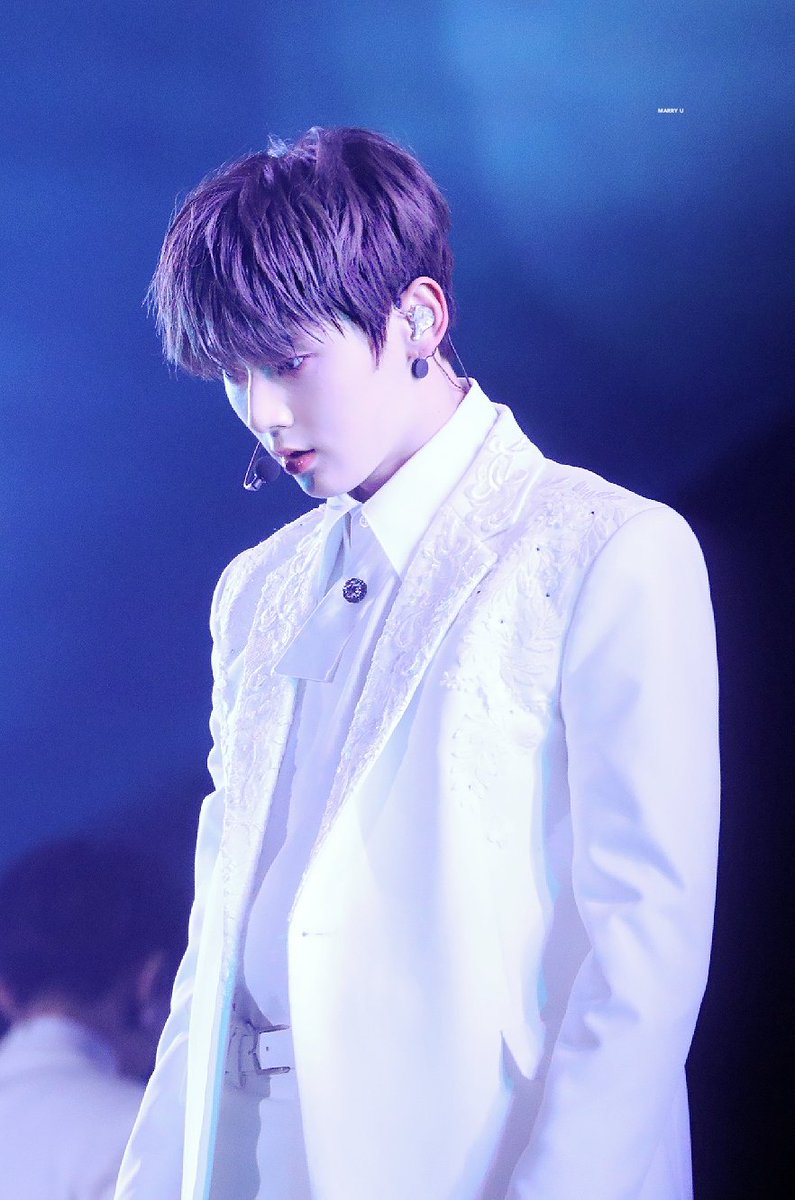 MARRY_YOU0809's tweet photo. HQ 프리뷰
190124
왕자님థ౪థ
#황민현 https://t.co/aqVLA6bi5U