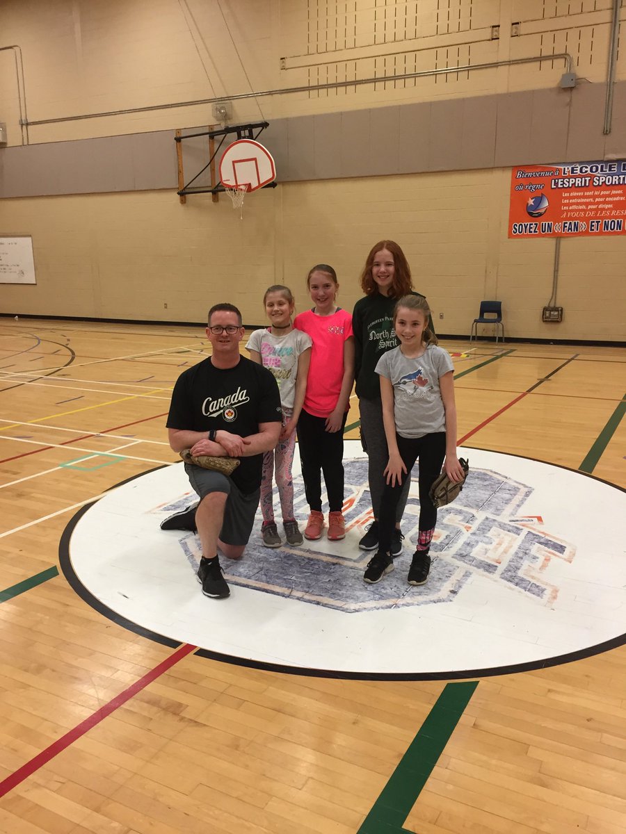 Awesome day working with Victor Bastarache and the pitchers from his Moncton softball association. #NoOffSeason ⁦<a href="/CanpitchSC/">Canpitch</a>⁩