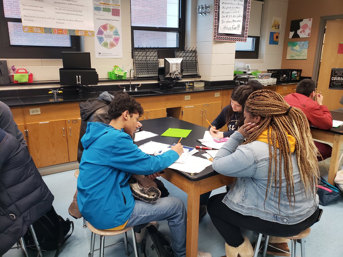 NorthGrandHS's tweet photo. In chemistry, we formed student-led small study groups. These are our peer teachers in action! #hoothoot #peeraccountability #highperforming #neighborhoodschool #owlnation #ThisIsCPS @NorthGrandHS
@ChiPubSchools
@CPSuccessCHI
@CPSParentU @cpsSTEM @NCSChicago @Generation__All https://t.co/MHB9v8OWWk