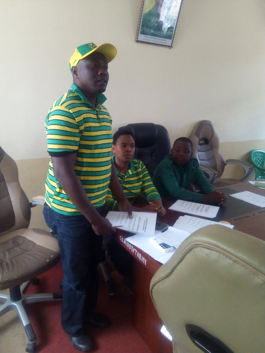 uvccmdommkoa's tweet photo. Tunawapongeza na kuwatakia kila la kheir vijana wote Mkoa wa Dodoma na Tanzania waliofanikiwa kufaulu mitihani yao ya kidato cha 4, tunawaasa wasibweteke na matokeo haya kwani huu ni mwanzo wa safari yao ya elimu.
AMAN MULAGIZI
KATIBU HAMASA NA CHIPUKIZI MKOA DODOMA. https://t.co/5iFJBejgsp