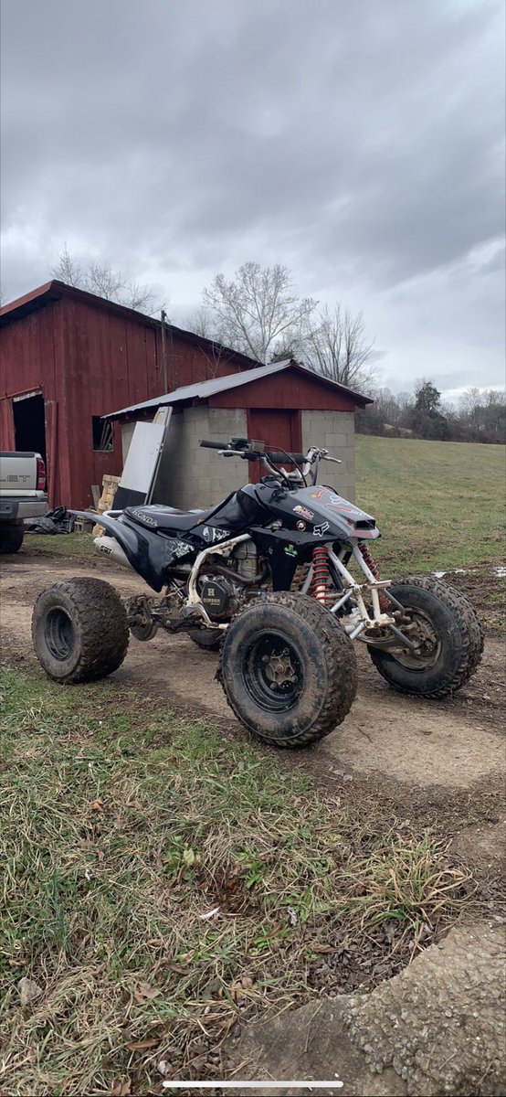 tcjohnson730's tweet photo. Someone buy this thing CHEAP runs good titled 2014 https://t.co/pyQseHSIe3