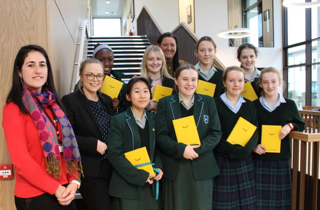 DowneHouse's tweet photo. The Finding Balance programme is all about wellbeing helping girls to look after their own mental health - a new initiative sees the trial of the Positive Planner journal - read the full story https://t.co/icWdIUWyWf #positiveplanner #wellbeing #DHInspiringGirls @Positiv_planner https://t.co/vUW0GqnDo1