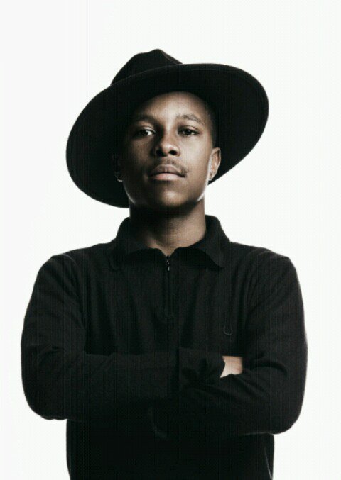 FreshMaster_SA's tweet photo. #80sVS90sVS2000sChallenge @FreshMaster_SA #FreshOnSnaps 4 Different Versions Of The Fresh 90's Photographer Person. The Cream, The Mayo, The Pantsula &amp; The Calm Dopeness . My Name Is Nhlanhla Matshoma, Proudly Born In The 90's. #80sVS90sVS2000sChallenge https://t.co/UNwsFjBF4l