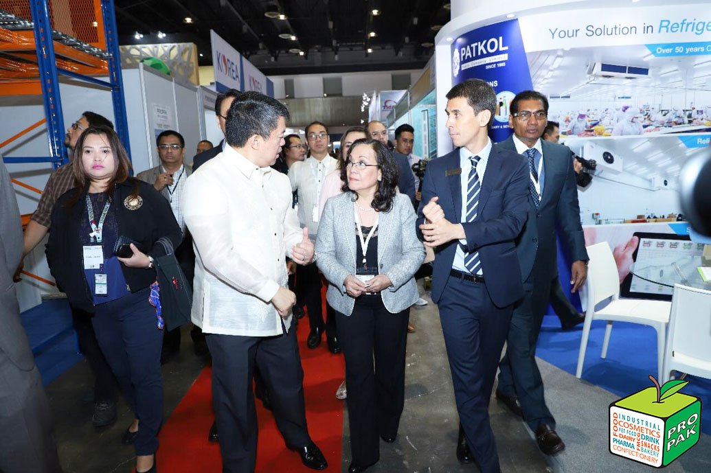 OES_ProPak's tweet photo. ProPak Philippines launched today, featuring 292 exhibitors from 29 countries! Thank you to Group Managing Director of ASEAN Business for UBM Informa Asia, Mr Gandhi, who opened the show, and to everyone who made opening day a great success! #propak #propakphilippines #propakPH https://t.co/lRFjaa7wXb