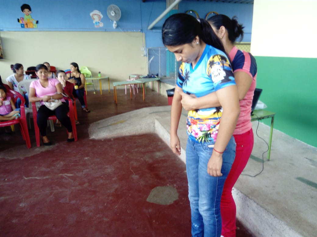 HDaniChavez's tweet photo. #InclusiónParaTodaUnaVida | En el Cantón La Maná en #Cotopaxi, educadoras del Centro de Desarrollo Infantil “San Francisco” realizan taller de primeros auxilios con las familias del sector para estar preparados ante posibles accidentes @berecordero @PanchoEscobar13 @mcazco https://t.co/QBIzMpWZOz