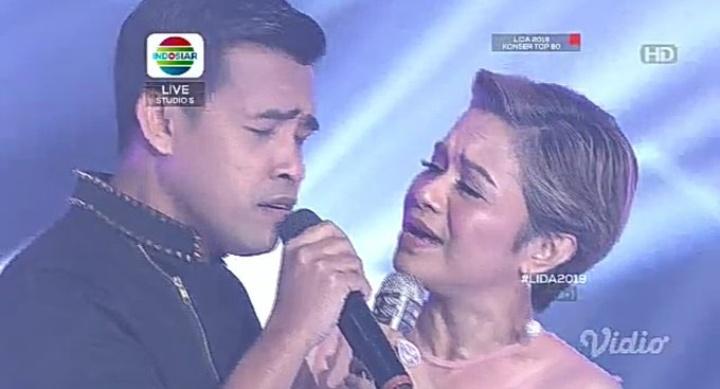 dide_6's tweet photo. Kekaguman dari uthe, next kesempatan explore skill @FildanDa41 dengan penyanyi2 terbaik indonesia, kalo bisa luar negeri juga boleh 😁

#FildanAtLIDA2019 https://t.co/yEL6hViX6j