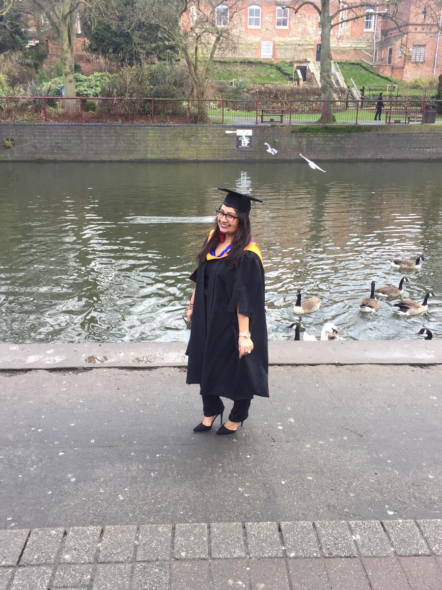 dmubollywood's tweet photo. Check out our amazing president ready to graduate!! Well done Aashni, keep dancing and smiling where ever you go! ππππππ #ProudtoBeMore #dmugrads @dmuleicester #DMUBollywood https://t.co/qYVqMZw2ar