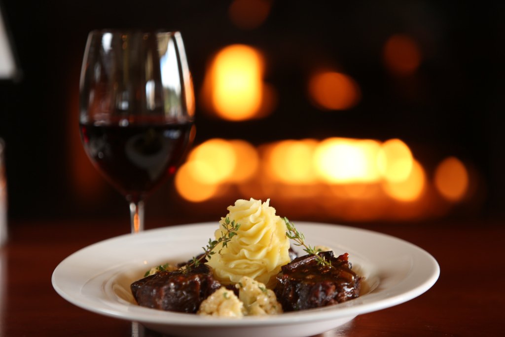 grapevine_farms's tweet image. New Events at Grapevine are here! Visit us online at grapevinefarms.com for more info #febevents #winepairingdinner #valentinesdinner #paintnsip srtl.co/HiHl