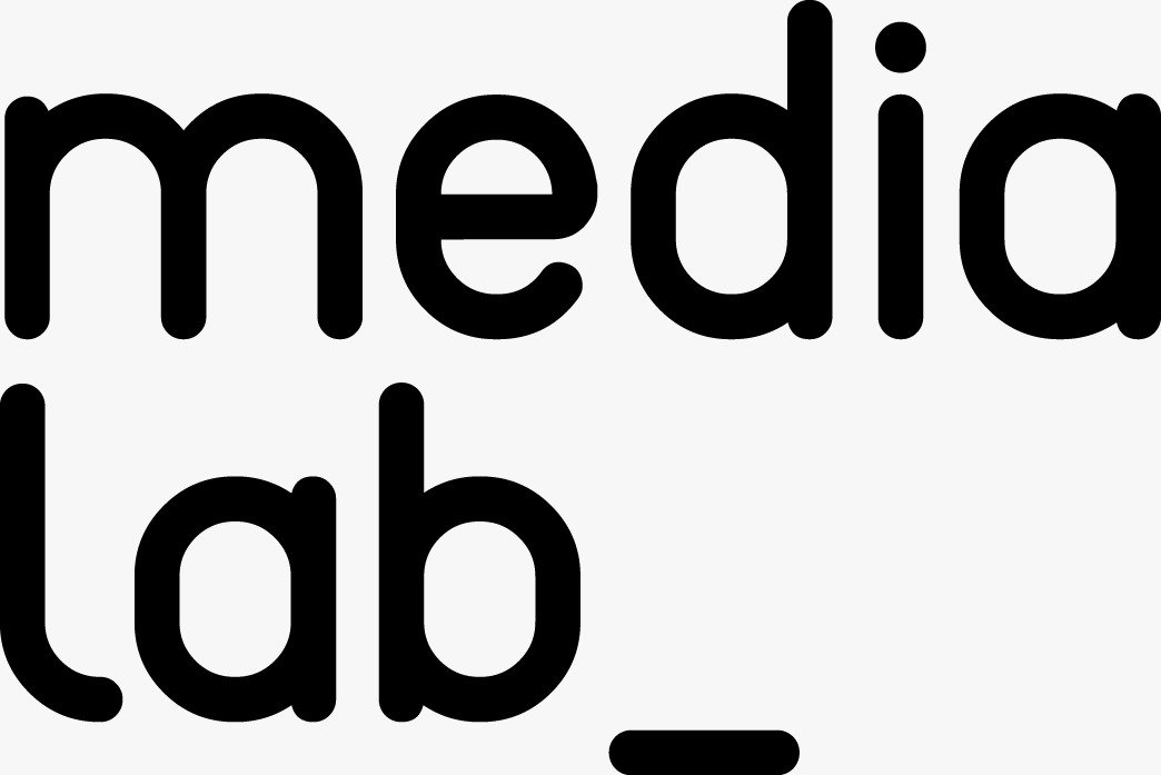 AlexCorvis84's tweet photo. Hoy en @MakersAsturias nos vamos de visita al @medialab_uniovi de la @epigijon Muchas ganas por conocer un espacio que tiene por lema 'Tecnología 🛠️+ Diseño ✏️+ Valor de la Idea 💡' ¡No podemos estar más de acuerdo compartiendo esos mismos valores! #Makers https://t.co/lgpMTSFYGX https://t.co/FI0bbHsE7G