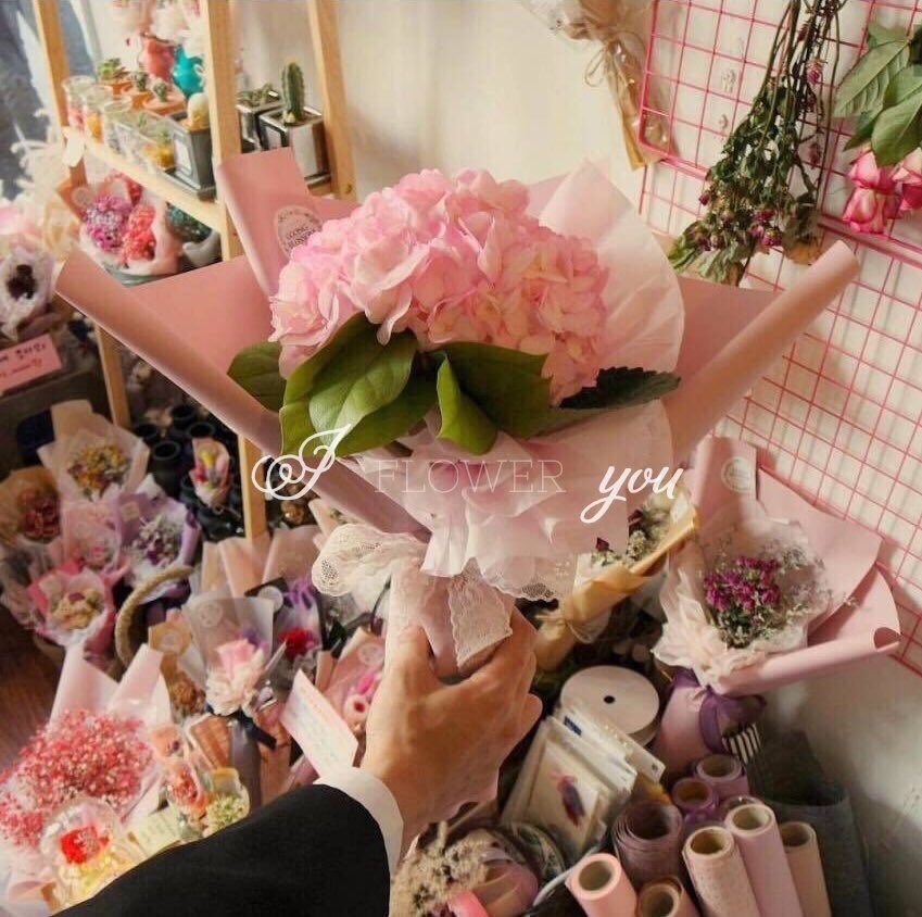 projectbeforeDH's tweet image. 🌹 before valentine project

IV - 𝙄 𝙛𝙡𝙤𝙬𝙚𝙧 𝙮𝙤𝙪
by @paaloii

“ผมรู้จักเขามาเจ็ดปี​ แต่ได้คุยกับเขาเพียงแค่ปีละครั้ง
และทุกครั้งเกิดขึ้นในวันที่​ 13​ กุมภา​พันธ์”

#แดนฮุน #1302DH