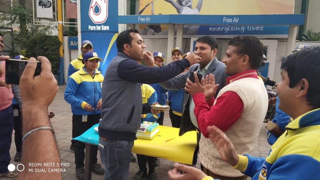 HumaFAli's tweet photo. #BPCLFoundationDay celebrations at #BPShantipath today #BharatPetroleum #EnergisingLives ...cake cutting, sweets distribution with customers,staff and patrons ...#BPShantipath adorned in resplendent hues on the occasion of 43rd BPCL Foundation Day @rakeshsinhabpc @BPCRetailDelhi https://t.co/NSVJjPJBpu