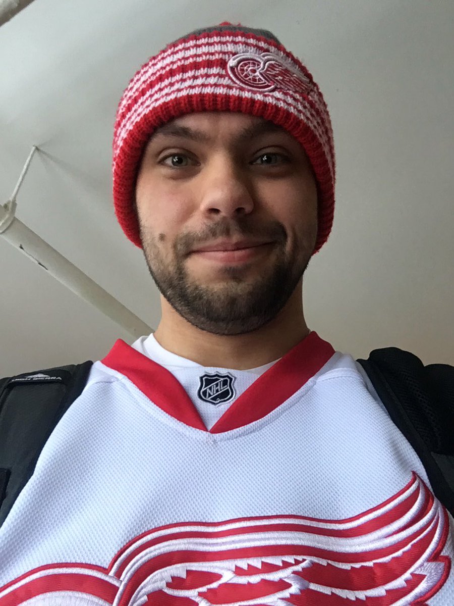 JakeHelms5's tweet image. Need some good luck on 2 BIG exams today 

So might as well wear the jersey of the person who has NEVER DONE ANYTHING WRONG IN THEIR ENTIRE LIFE!!!!!!!

Right @helmerroids 
#FutureCaptain #LGRW