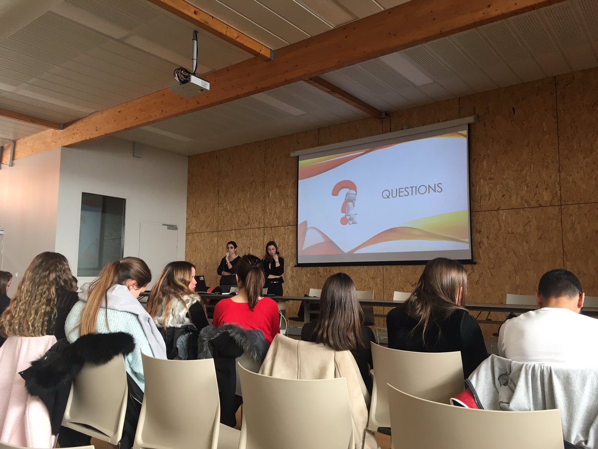 maxdo__'s tweet photo. Très belle intervention des étudiantes en droit @UT1Capitole ! #çabosse https://t.co/eS5gyP7aCu