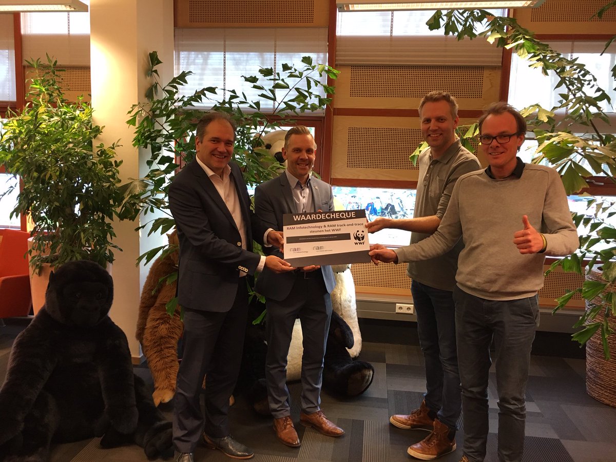 RAM steunt #WWF: deze week hebben wij een waardecheque mogen overhandigen aan twee enthousiaste vertegenwoordigers van #WWF 
track-and-trace.eu/nl-nl/44629-ra…
