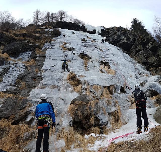 OutdoorMooving's tweet photo. Una giornata di #iceclimbing in #trentino.
🔹
#mountaineer #mountainguide #mountaineering #mountainscape #live #valdisole #guidealpinetrentino #guidealpine #mypassion #outdoormoovinglive #outdoormooving https://t.co/OrJIx9f362 https://t.co/xeiUYtiIzk