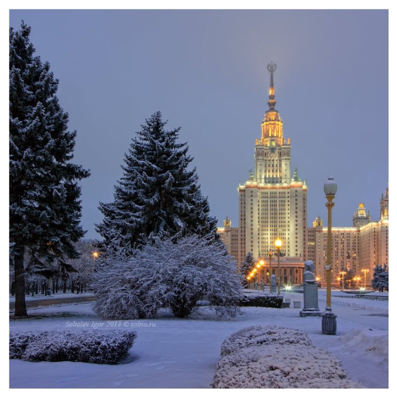 OneToRussia's tweet photo. One of the best city views opens from Sparrow Hills, protruding over Moscow and featuring the prominent main building of Moscow State University.

The University is one of Stalin’s Seven Sisters, a line of first Soviet skyscrapers to peak the Moscow skyline. https://t.co/adMrc3UnOB