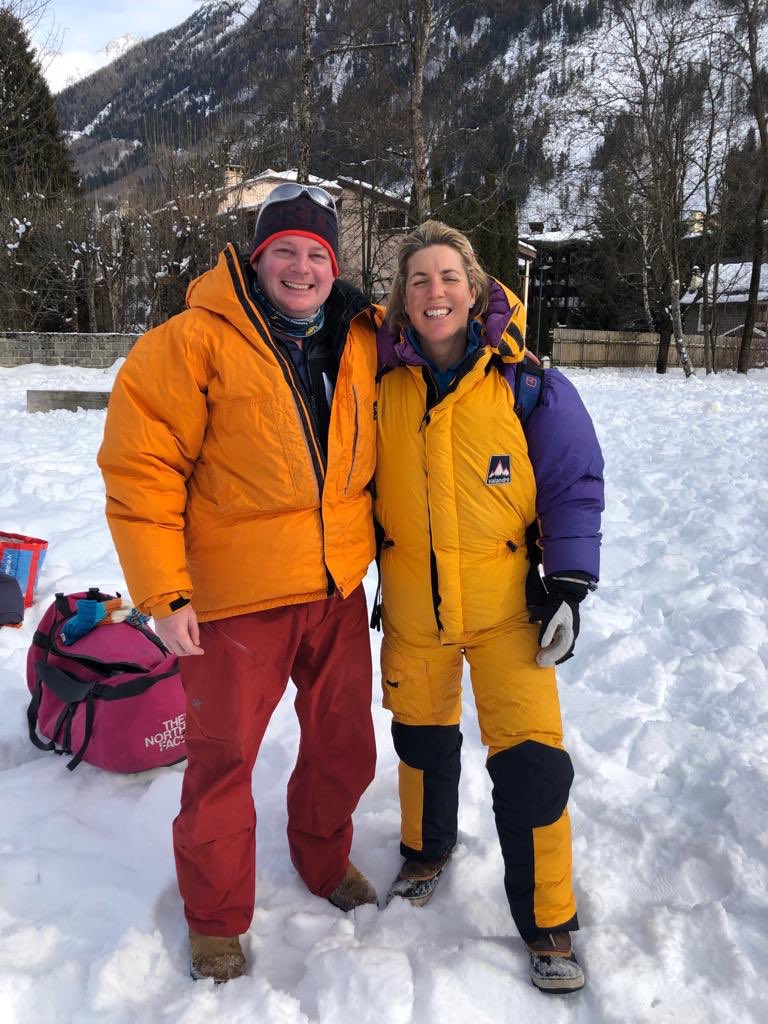 It’s always such a treat to teach with @higheyedan on @wmtcham19, a leading expert on the eye at altitude. 
Top tips- 1. Be prepared- take spare glasses, contact lenses and drops
2. Strict hygiene measures to prevent conjunctivitis
3. Unexplained visual loss at altitude = descent