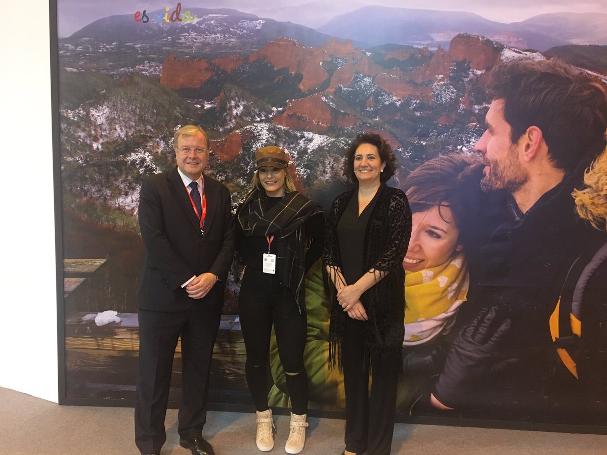 Una de las mejores cosas de <a href="/fitur/">life</a> es encontrarse con grandes deportistas de la talla de <a href="/lydikit/">Lydia Valentín Pérez</a> presumiendo de León en nuestro stand 
#Fitur2019 #LeónEsp #LeónEspaña 🇪🇸