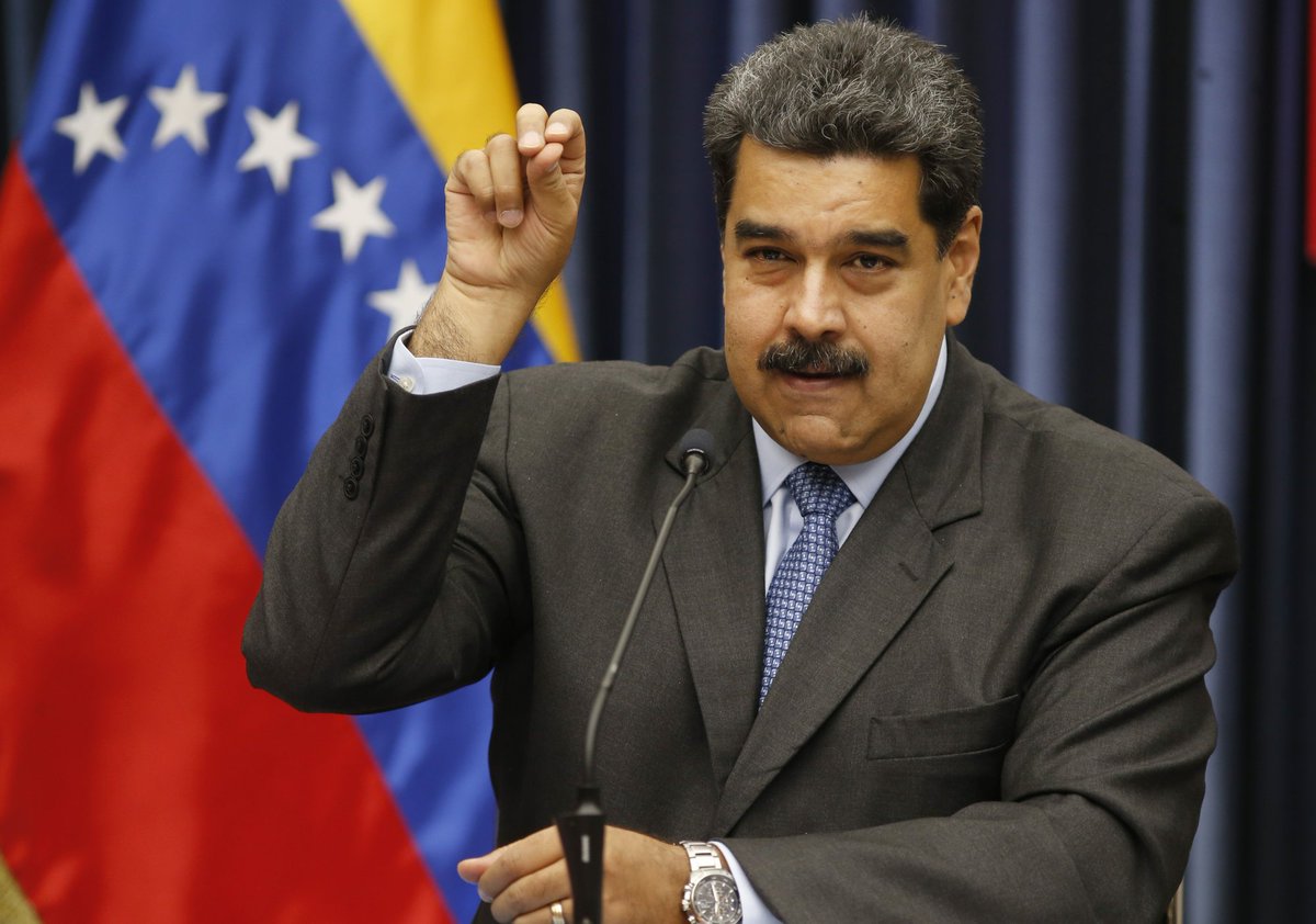 CaraotaDigital's tweet photo. #EnVivo | N. Maduro: “mantengo la decisión que tomé ayer: romper relaciones diplomáticas y políticas con los #EEUU y expulsar a su personal diplomático y consultar. Tienen hasta el domingo para irse del país.” https://t.co/KcDa4l7mvY
