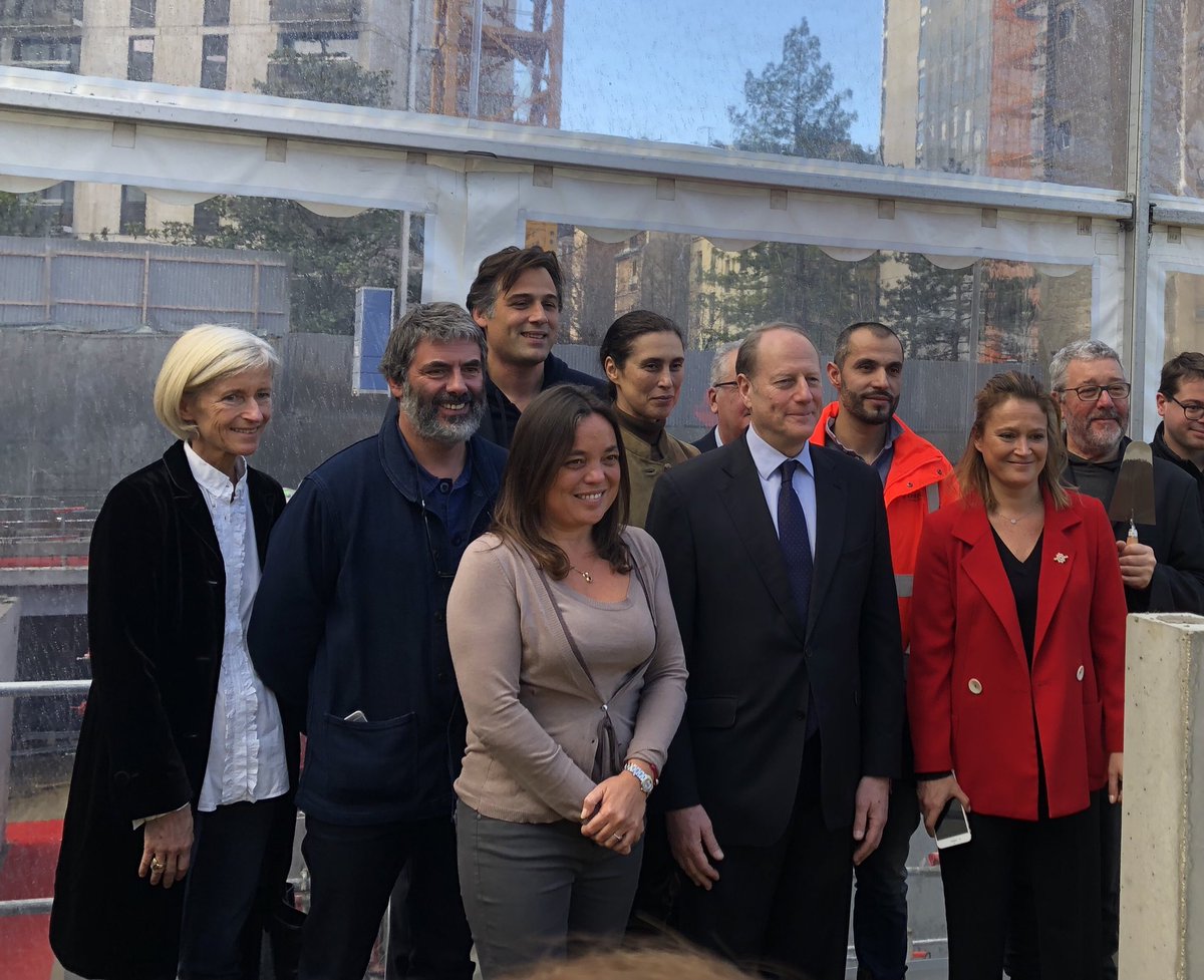 Flash-back : 
Pose de la première pierre de la « VILLA M » en présence de <a href="/Philippe_Goujon/">Philippe Goujon</a> <a href="/ph_starck/">Philippe Starck</a> <a href="/triptyquearchi/">Triptyque</a> et des acteurs du Groupe Pasteur Mutualité. 8 000 m2 dédiés à la Santé de demain. Un lieu inédit et innovant imaginé pour les professionnels de Santé ! #paris15