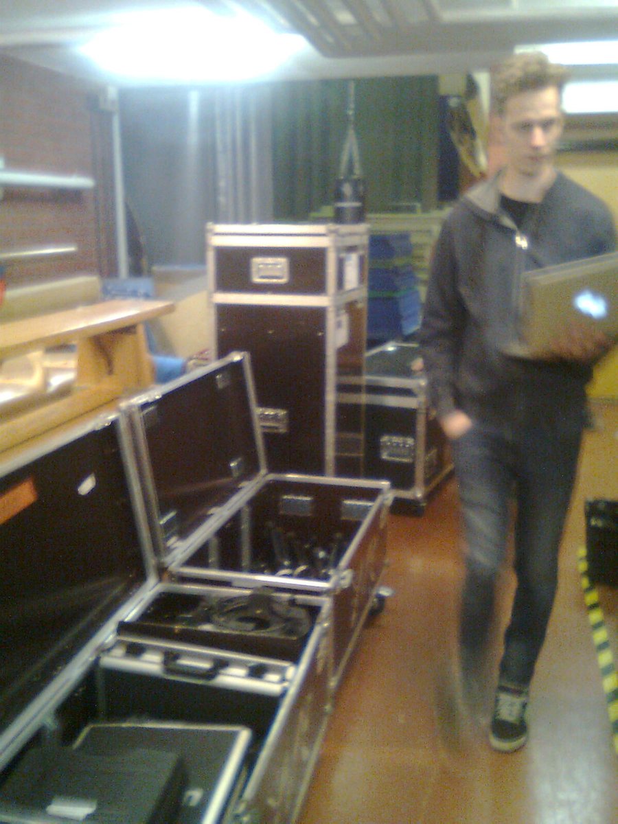 #SHLTekniikka vauhdissa! Tämmöistä tehdään parasta aikaa! Koskaan ei #Haitariristeily'lle ole mennyt yhtä paljon pa-kamaa! Aika massiivista, eikös!?! 😊