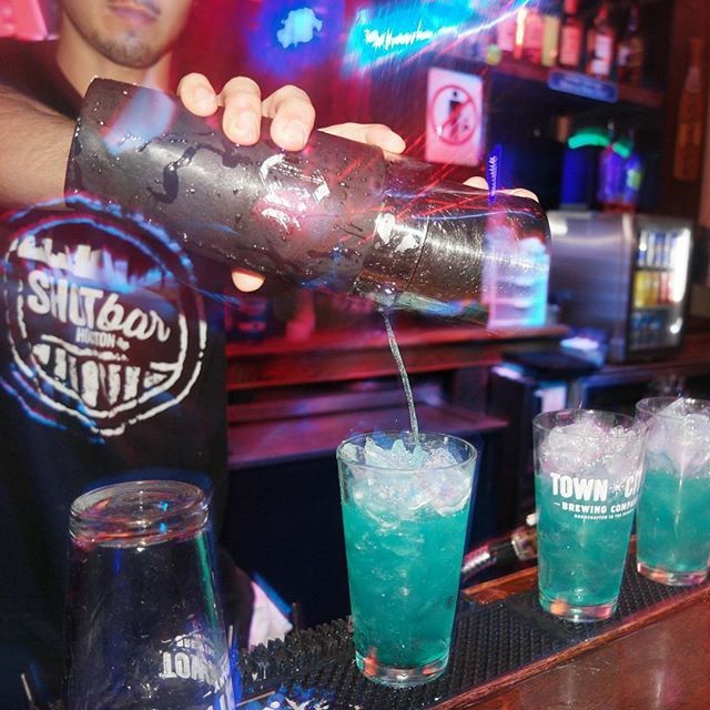 It’s Thirsty Thursday. Lets get shaken and stirred with DJ TGray! bit.ly/2Wj4X9J