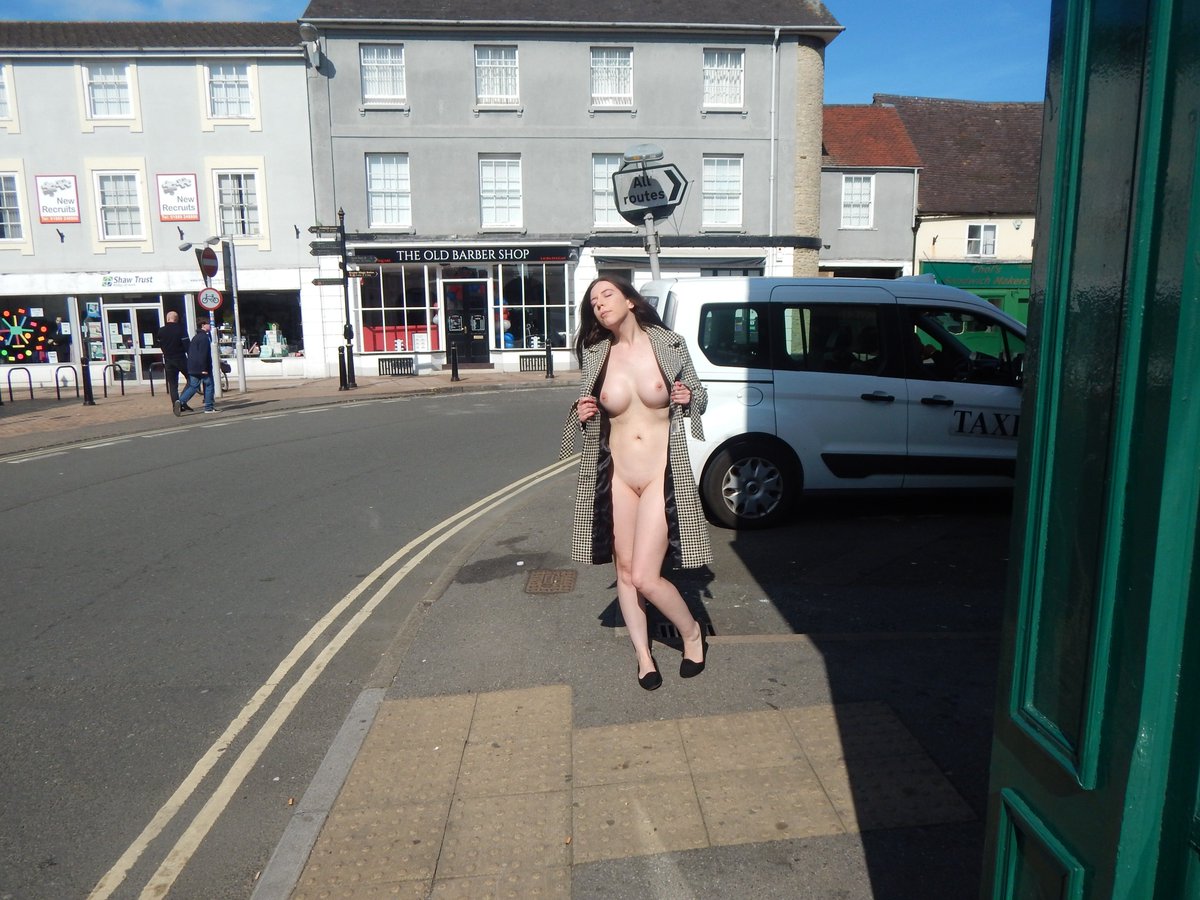 Flashharry666_'s tweet photo. Who needs a taxi? #opencoat #flashing #nopanties https://t.co/QcPWeJYnFo