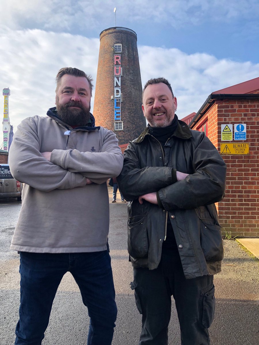 CockapooGB's tweet image. Great day today as watched some @SalvageHunters filming and had a lovely chat with @Teeinavan