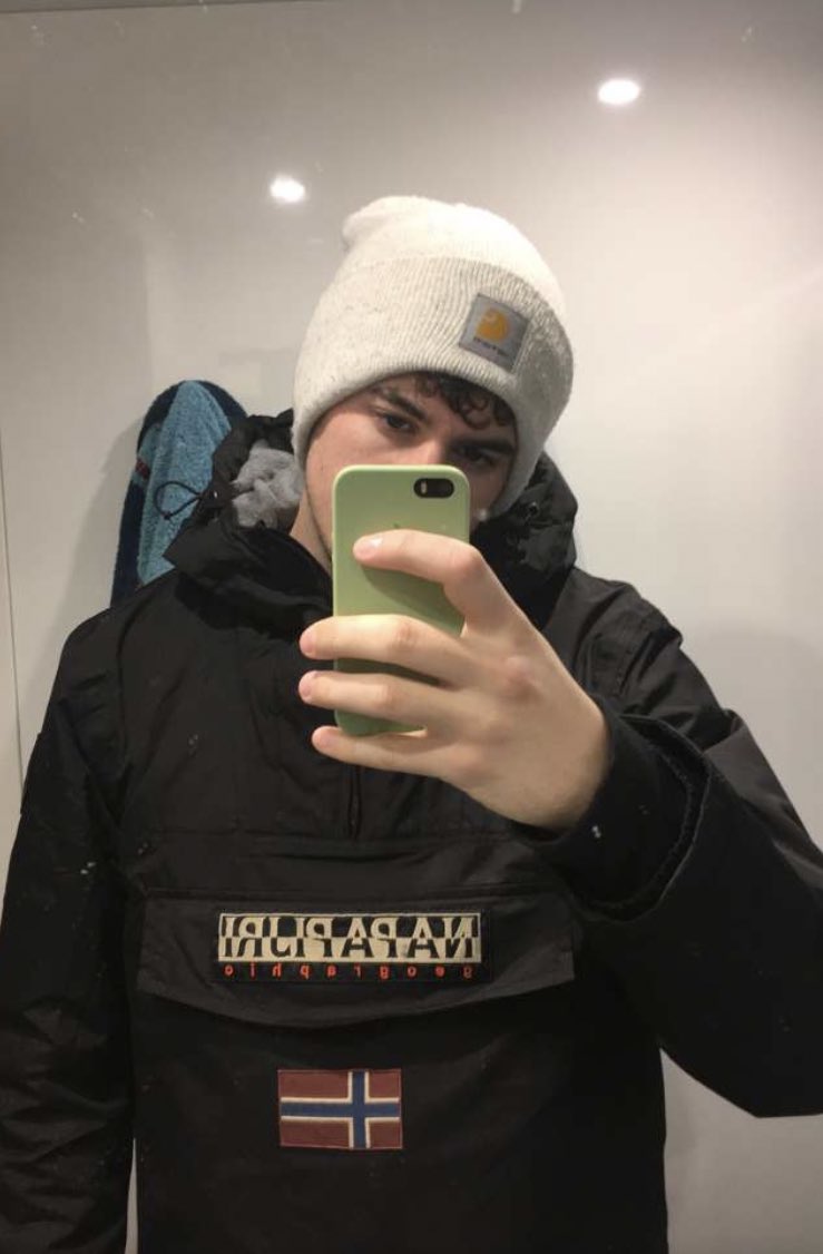 loukoumch's tweet photo. je fonds d’amour pour ce jeune homme🥰😭🤩🥵🤪🤤🤯
#mirrorneverlie #MontrezVosMec https://t.co/3JhMRq4D0S